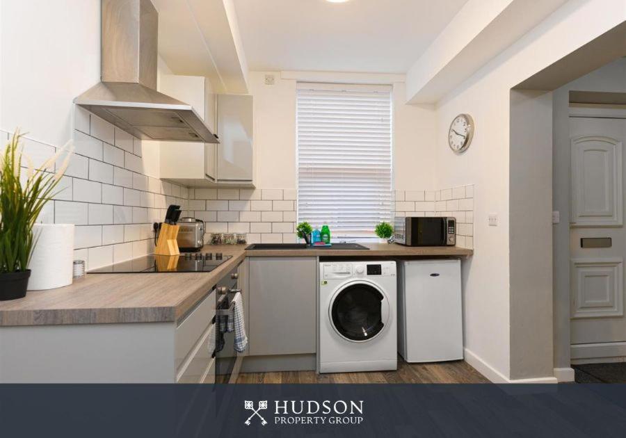 Castle Street Serviced Apartment 텔퍼드 외부 사진
