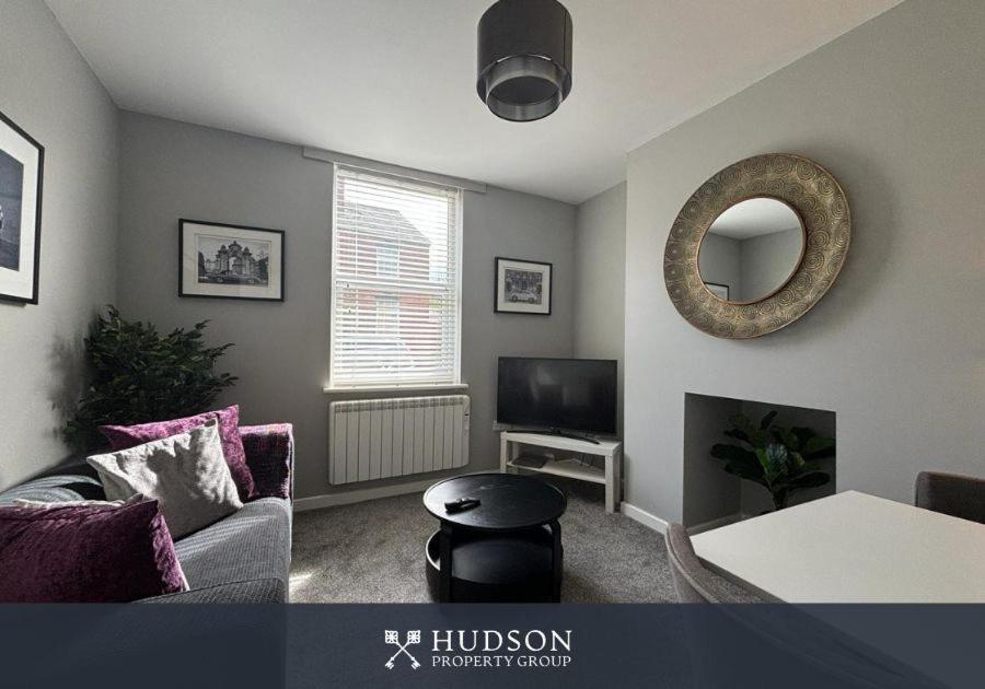 Castle Street Serviced Apartment 텔퍼드 외부 사진