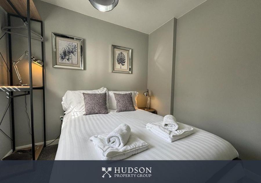 Castle Street Serviced Apartment 텔퍼드 외부 사진