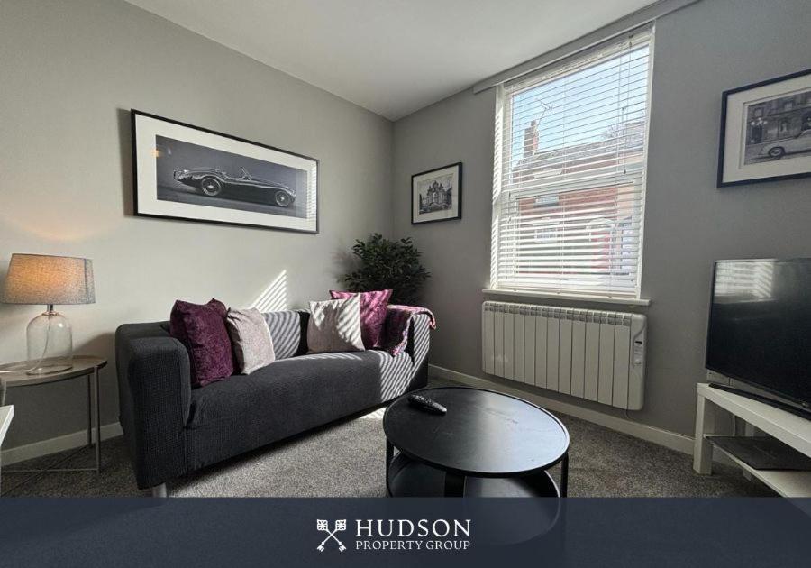 Castle Street Serviced Apartment 텔퍼드 외부 사진