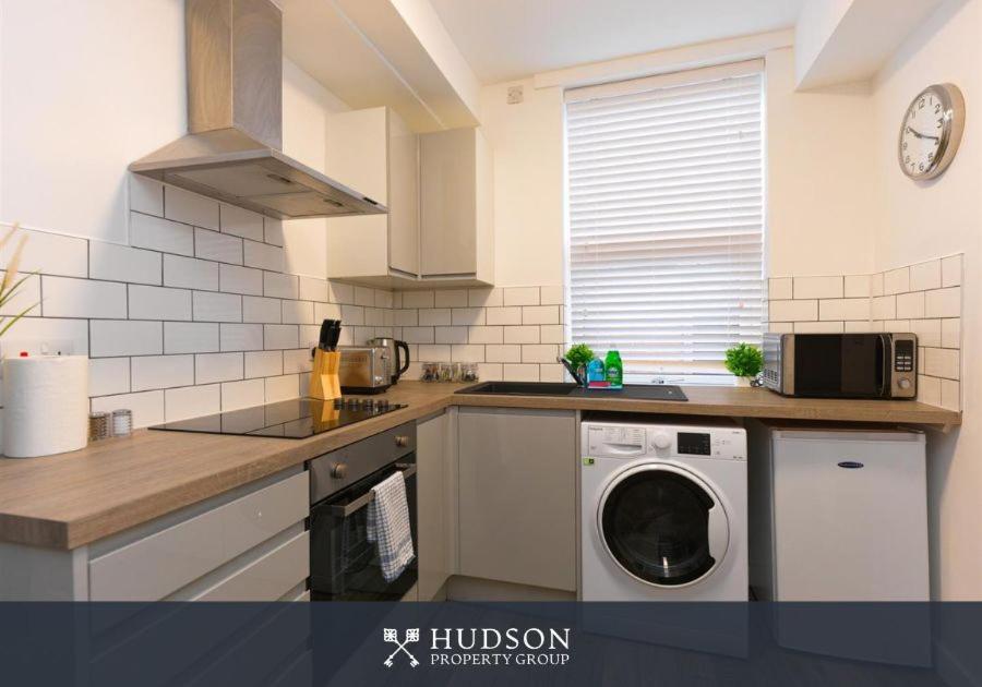 Castle Street Serviced Apartment 텔퍼드 외부 사진
