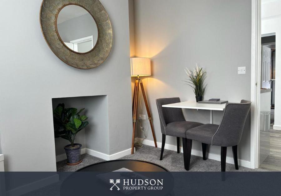 Castle Street Serviced Apartment 텔퍼드 외부 사진